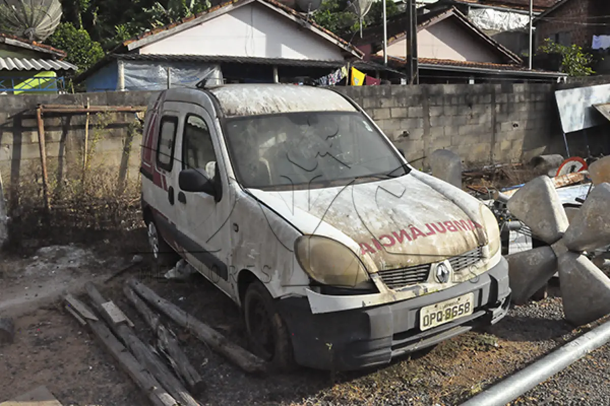 LOTE 001 - RENAULT KGOO RONTANAMB - PLACA OPQ-8658 - ANO 2013 2014