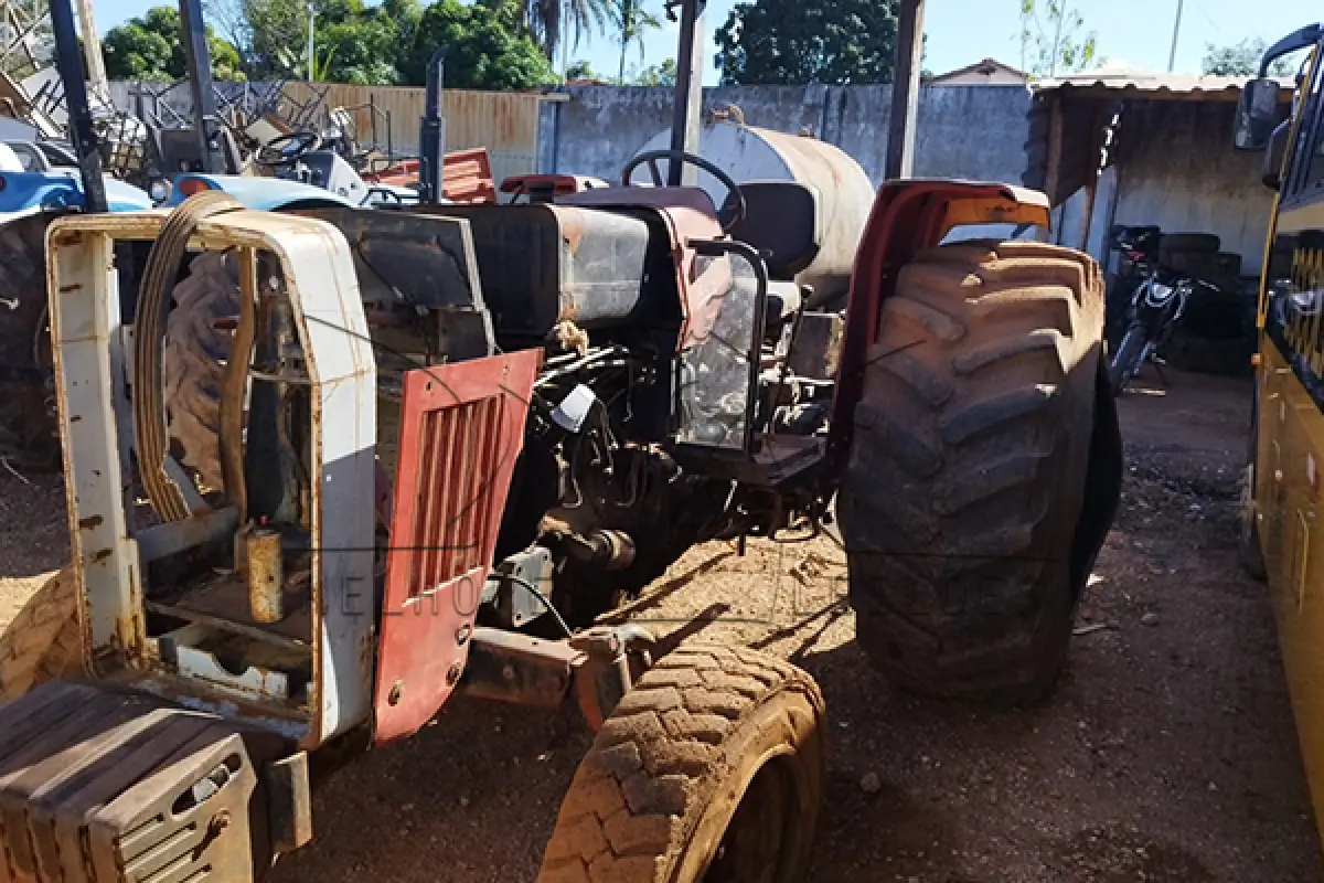 LOTE 013 - TRATOR MASSEY-FERGUNSON - CHASSI SERIE 283057976