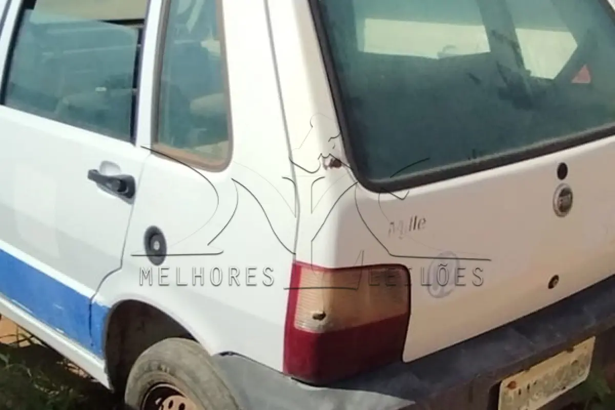 LOTE 039 - FIAT UNO MILLE FIRE FLEX - PLACA HMG-6206 - ANO 2006 2006