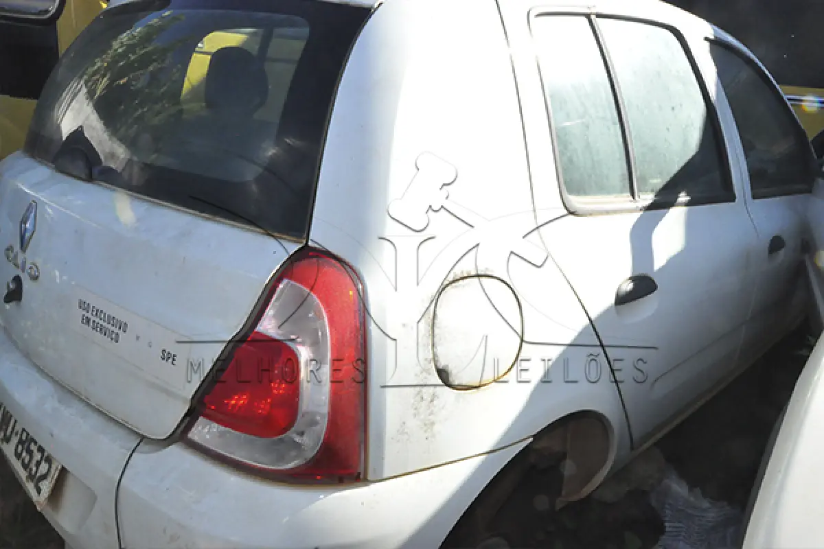 LOTE 004 - RENAUT CLIO. - PLACA PVO-8532