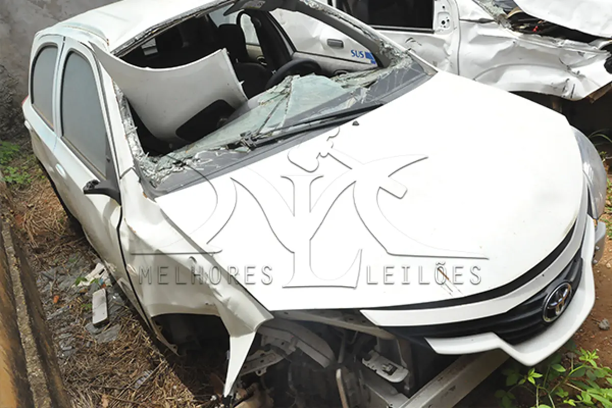 LOTE 045 - SUCATAS 4 VEICULOS - FIAT PÁLIO - FIAT FIORINO - CHERY QQ - TOYOTA ETIOS - Arrematante com certidão de DETRAN