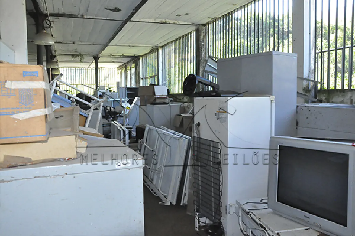 LOTE 016 - DERIVADA EDUCAÇÃO - FERRAGEM, MATERIAIS E ETC