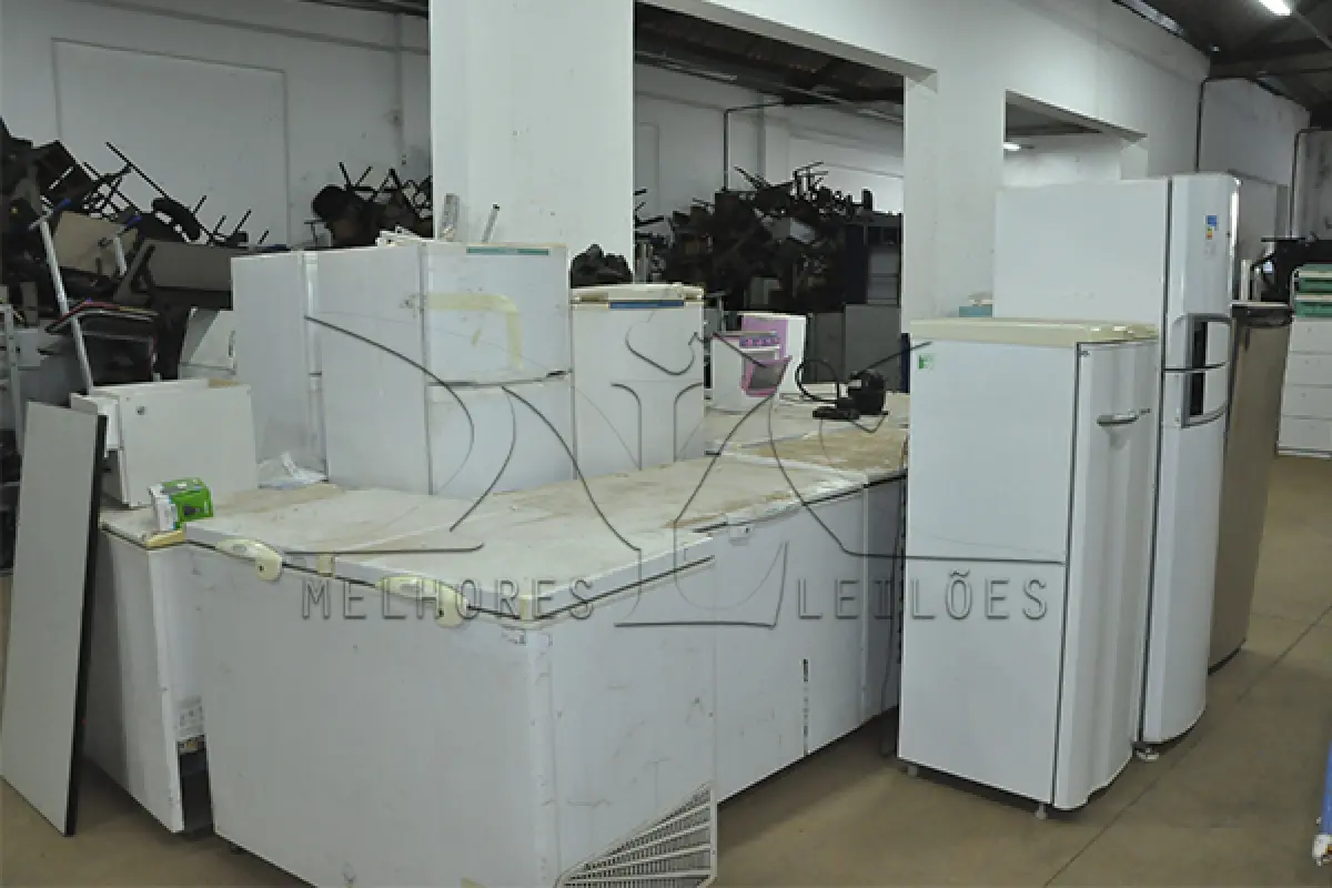 LOTE 014 - REFRIGERADORES, ELETRO DOMESTICOS E SUCATAS
