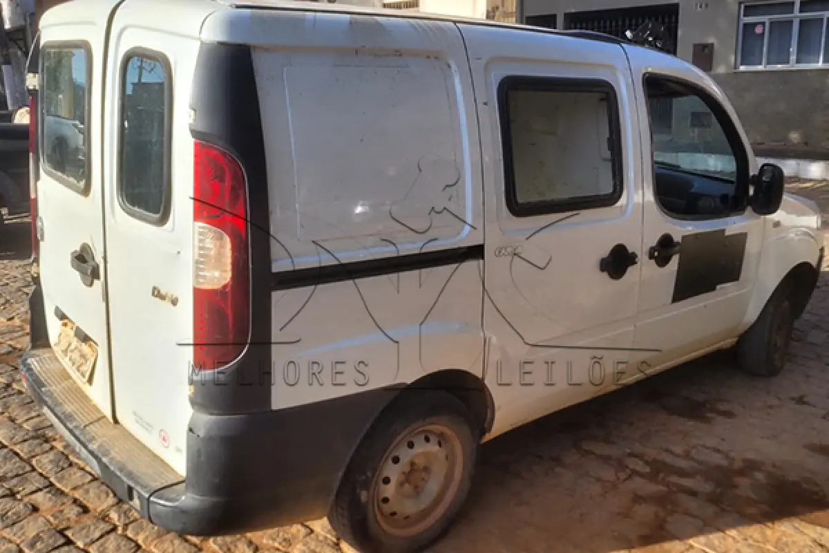 LOTE 017 - FIAT DOBLO RONTAN AMB2 - ANO 2011 2012