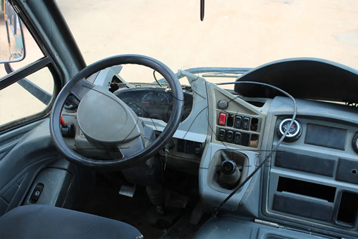 LOTE 007 - ONIBUS MARCOPOLOVOLARE V8L - PLACA HLF-2297 - ANO 2009-2010