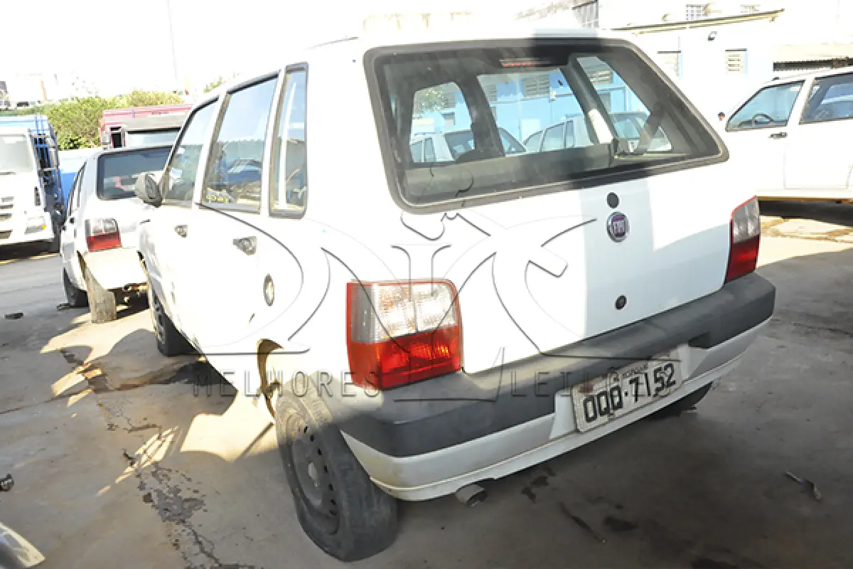 LOTE 006 - FIAT UNO MILLE ECONOMY - ANO 2013 2013 - PLACA OQQ-7152