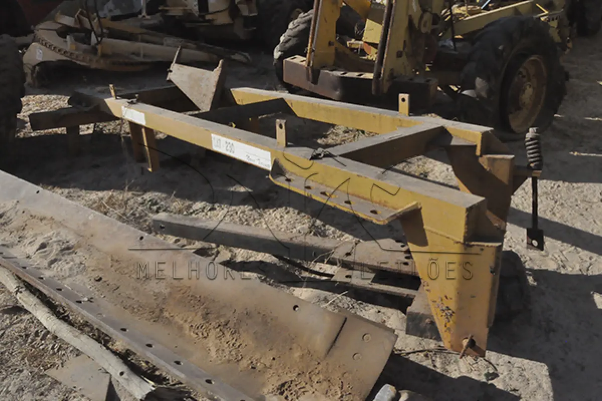 LOTE 045 - SUCATA - GRADE