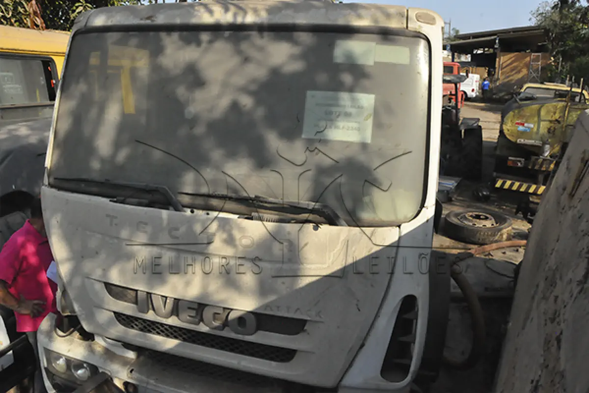 LOTE 019 - IVECO TECTOR 170E21 - ANO 2016 2017 - PLACA PYB-2720