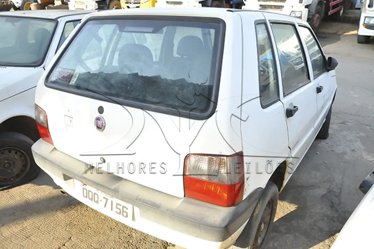 LOTE 002 - FIAT UNO MILLE ECONOMY - ANO 2013 2013 - PLACA OQQ-7156