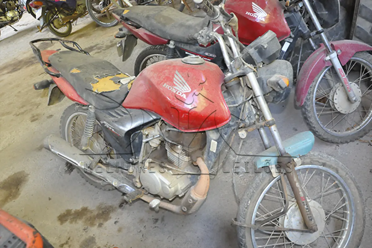 LOTE 001 - HONDA CG 125 FAN KS - ANO 2013 2013 - PLACA OQK-8238