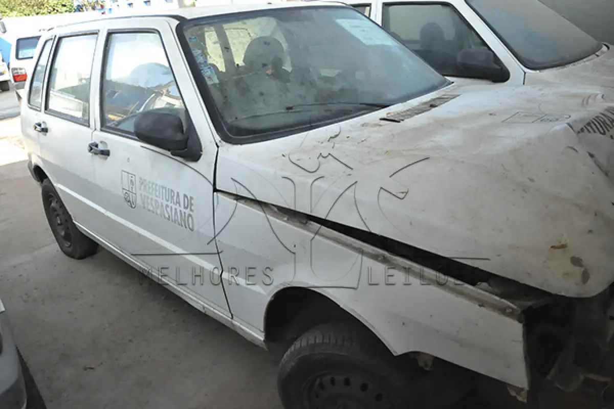 LOTE 005 - FIAT UNO MILLE ECONOMY - ANO 2009 2010 - PLACA HLF-0835