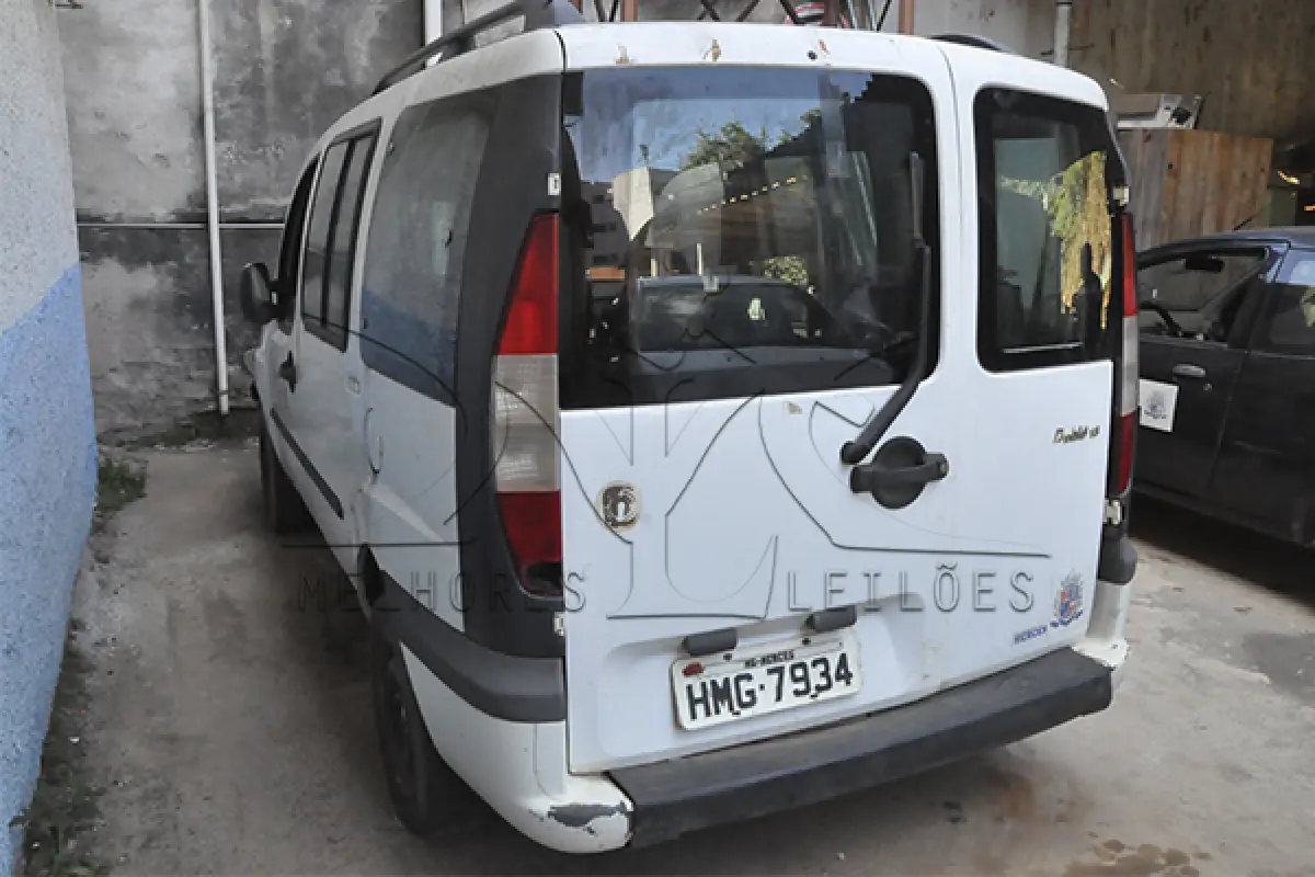 LOTE 005 - FIAT DOBLÔ ELX 1.8 - ANO 2006 2007 - PLACA HMG-7934