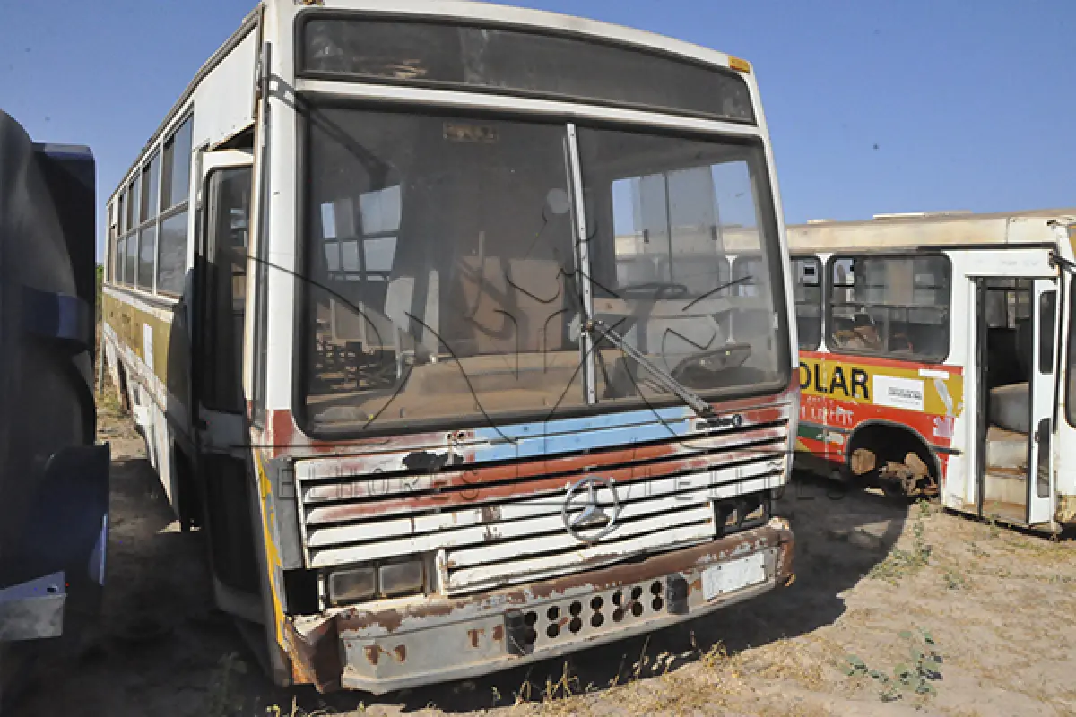 LOTE 039 - M. BENZ OF 1318 - ANO 1992 1992 - PLACA BXA-6857