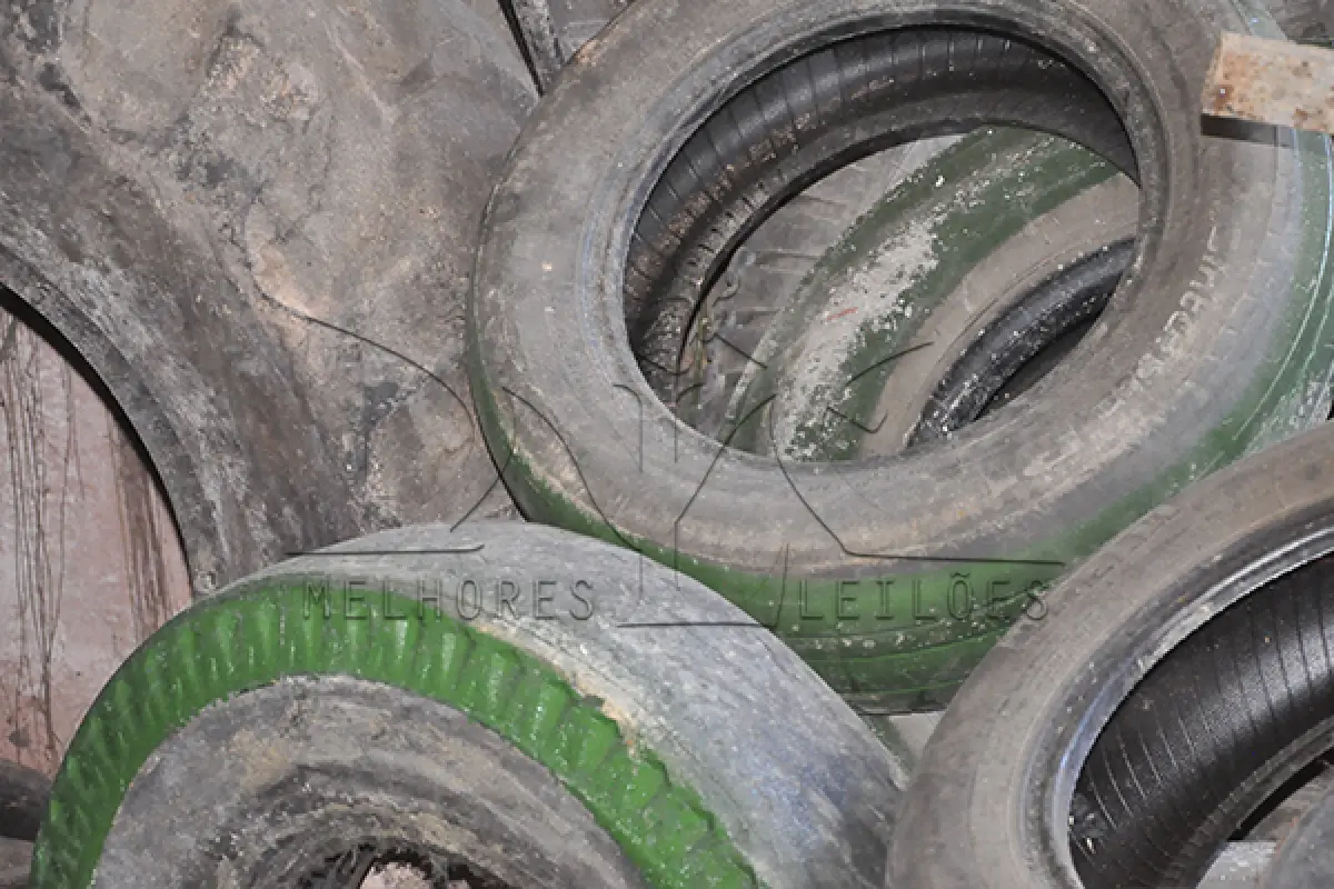 LOTE 012 - SUCATAS PNEUS - DIVERSOS MODELOS DE PNEUS