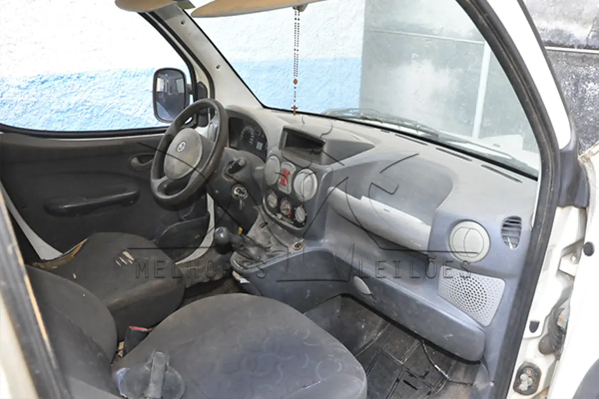 LOTE 005 - FIAT DOBLÔ ELX 1.8 - ANO 2006 2007 - PLACA HMG-7934