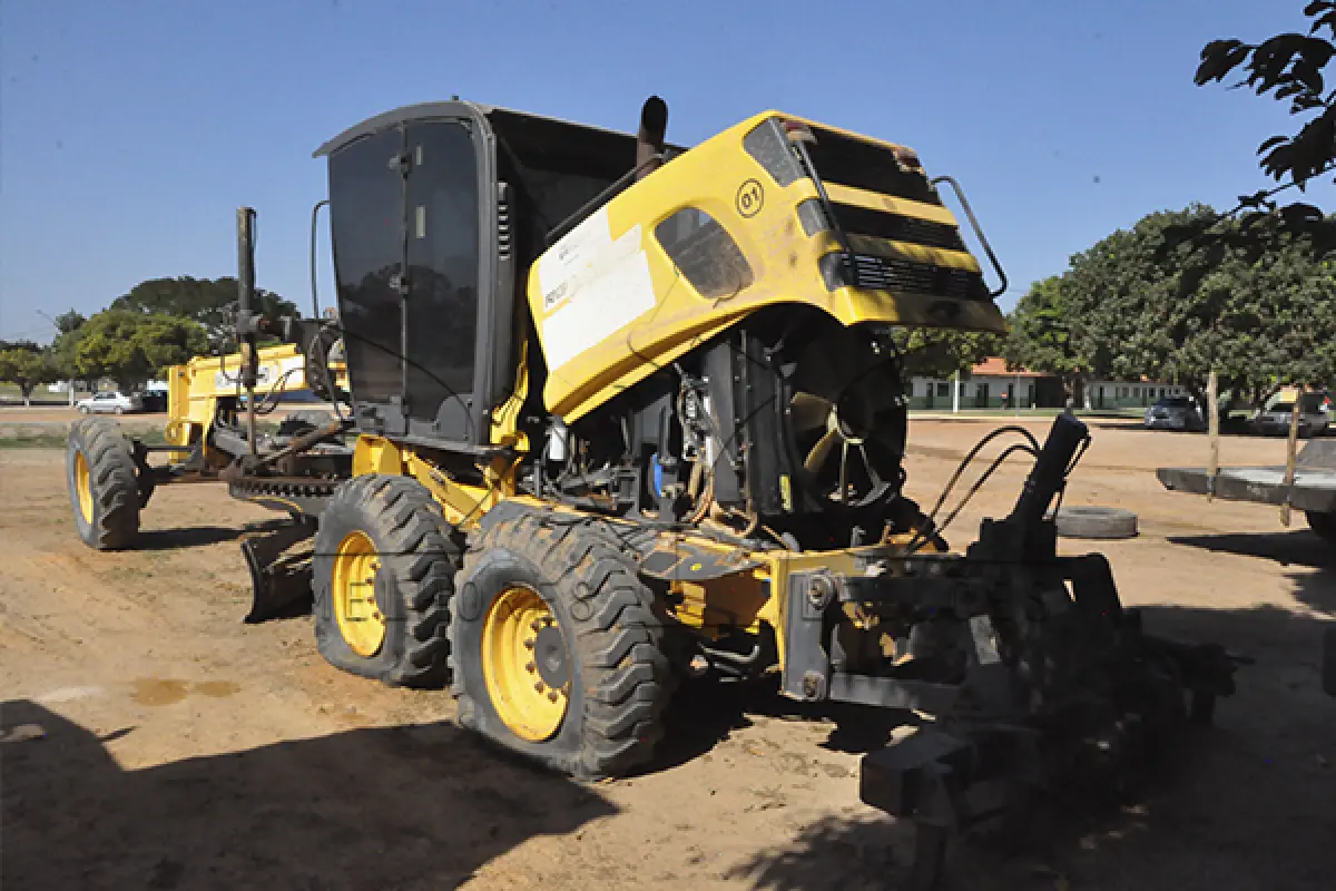 LOTE 042 - PATROL NEW HOLLAND - ANO 2013