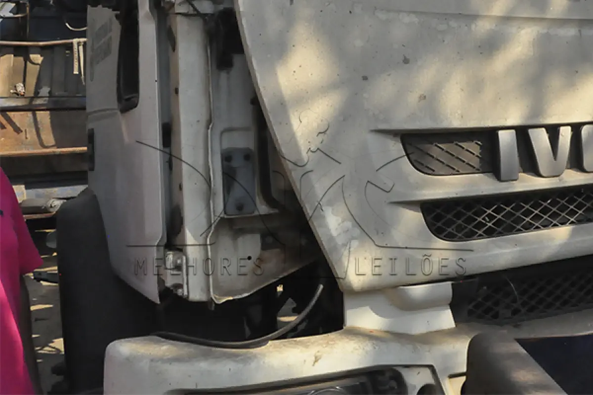 LOTE 019 - IVECO TECTOR 170E21 - ANO 2016 2017 - PLACA PYB-2720