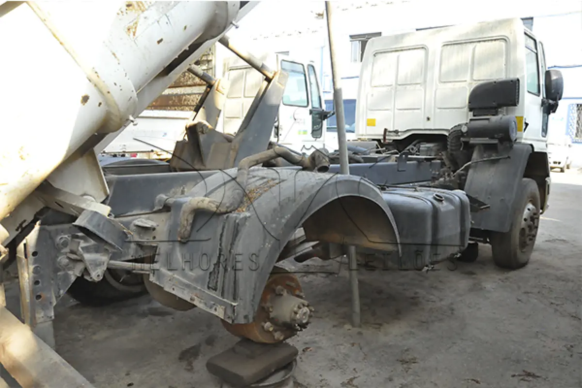 LOTE 014 - IVECO EUROCARGO 170E22 - ANO 2010 2011 - PLACA HLF-5223