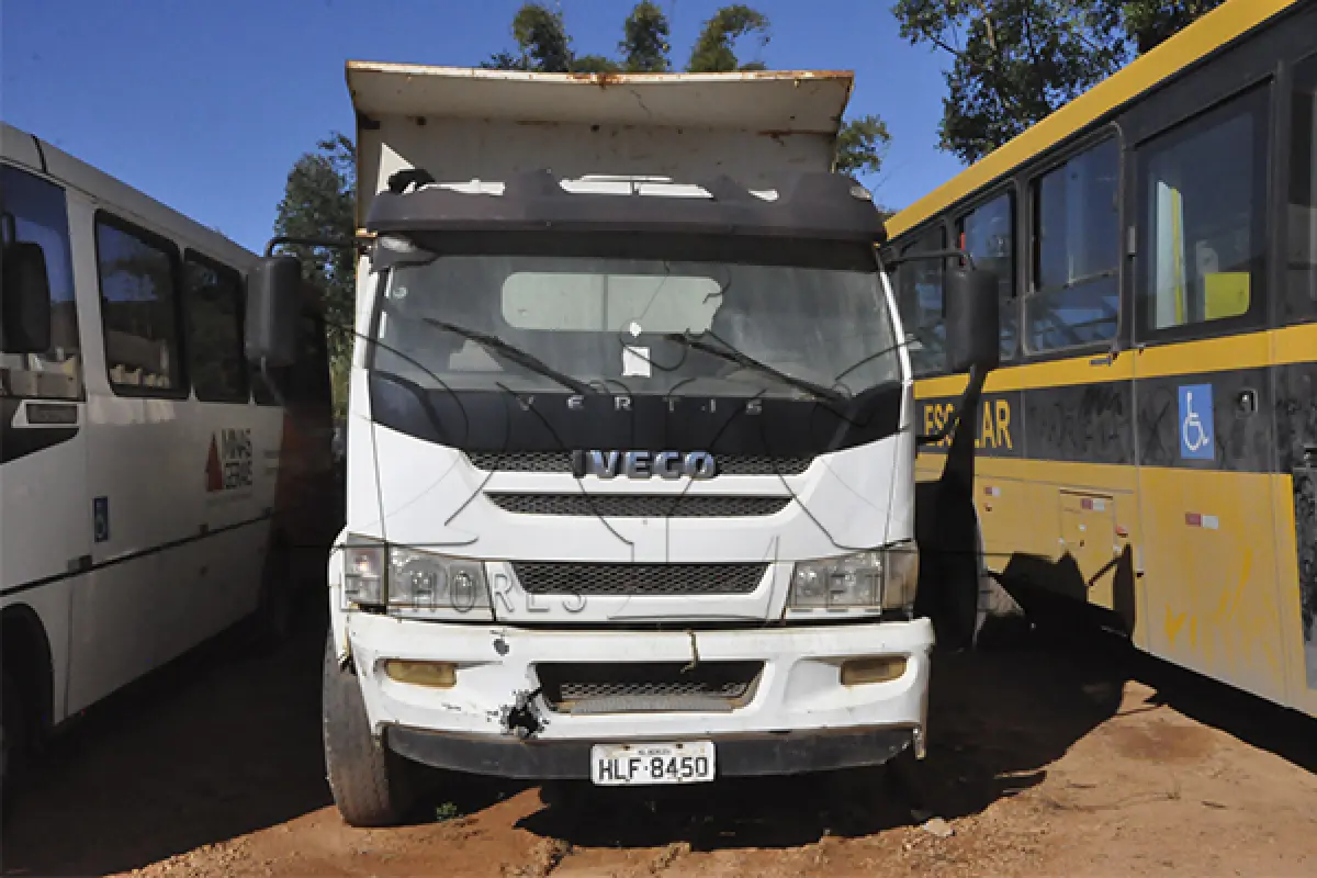 LOTE 009 - IVECO VERTIS 130V18 - ANO 2011 2012 - PLACA HLF-8450