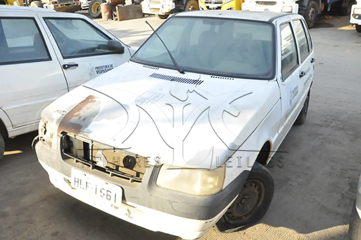 LOTE 003 - FIAT UNO MILLE ECONOMY - ANO 2009 2010 - PLACA HLF-1561