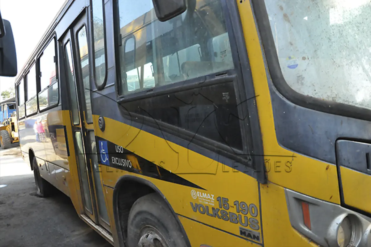 LOTE 023 - VW 15.190 EOD ESCOLAR HD - ANO 2012 2013 - PLACA NXX-1753