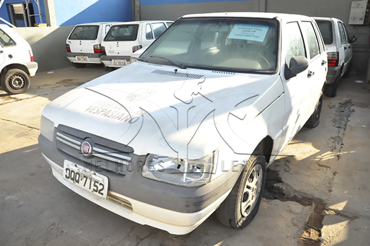 LOTE 006 - FIAT UNO MILLE ECONOMY - ANO 2013 2013 - PLACA OQQ-7152