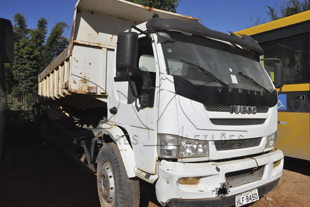 LOTE 009 - IVECO VERTIS 130V18 - ANO 2011 2012 - PLACA HLF-8450