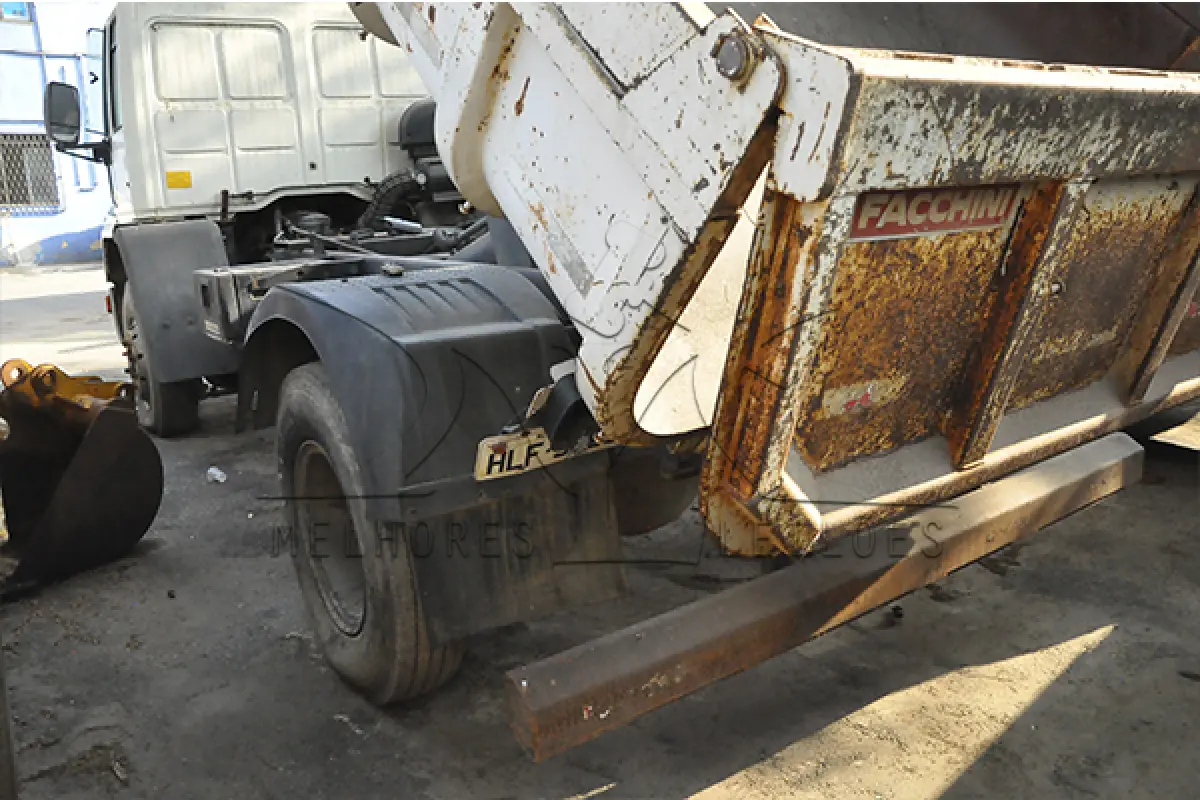 LOTE 014 - IVECO EUROCARGO 170E22 - ANO 2010 2011 - PLACA HLF-5223