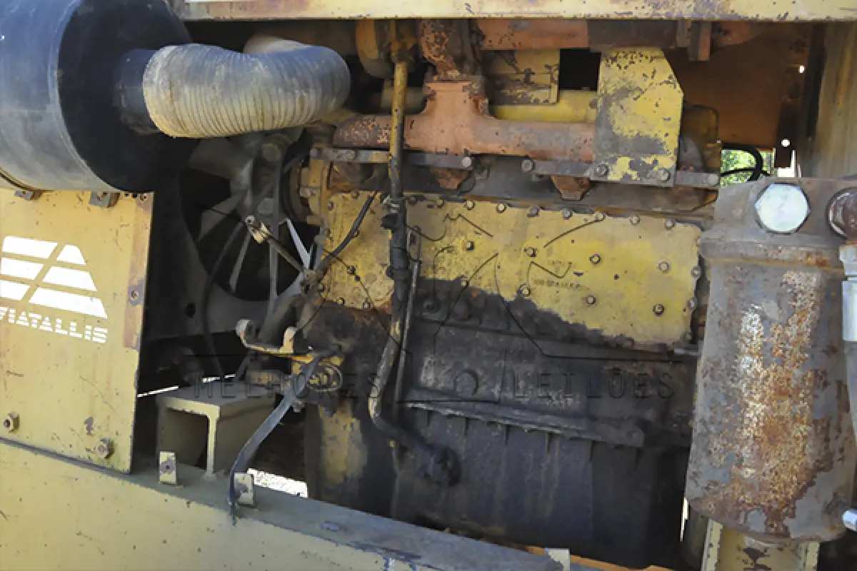 LOTE 011 - MOTONIVELADORA PATROL FIATALLIS - ANO 2000