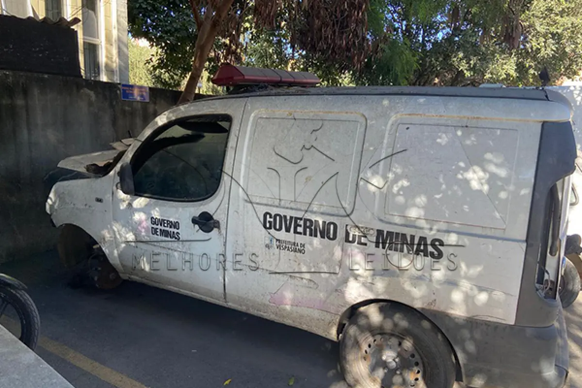 LOTE 009 - FIAT DOBLO CA UNIVIDAS A - ANO 2012 2013 - PLACA OPD-8940