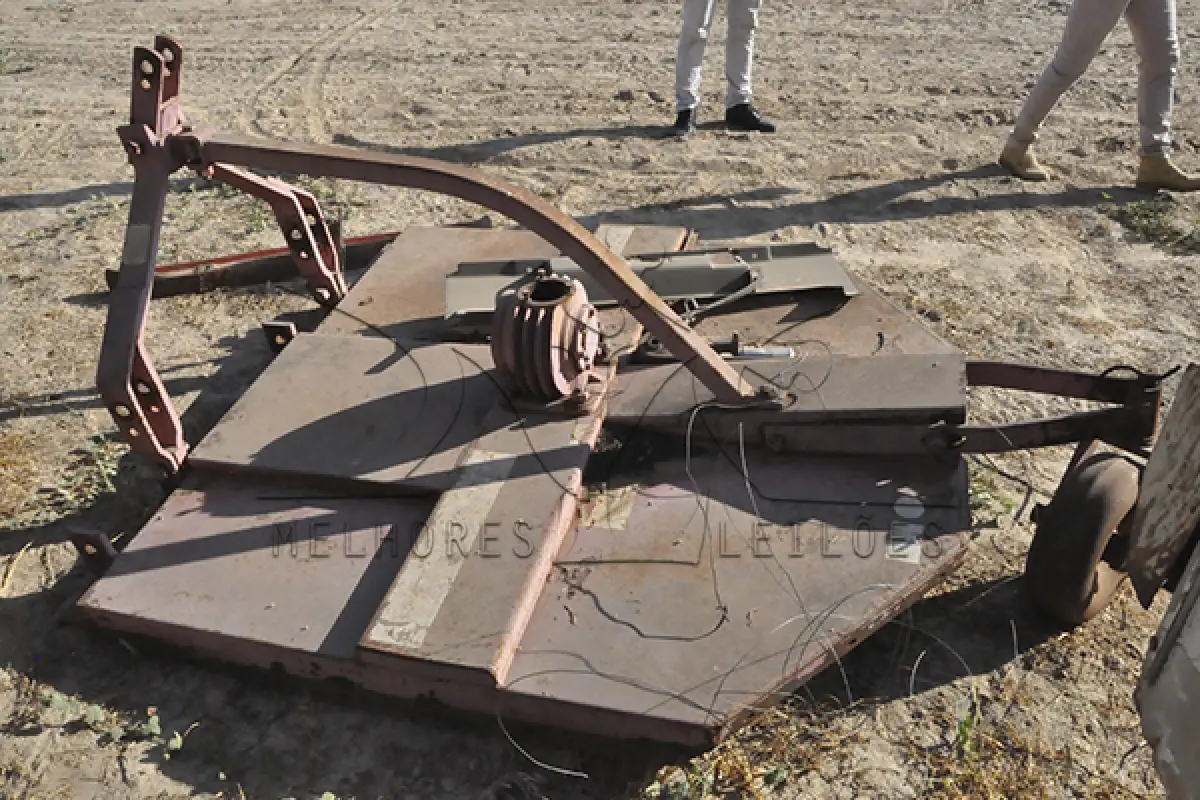 LOTE 046 - IMPLEMENTO AGRICOLA ROÇADEIRA