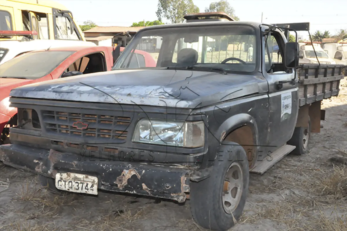 LOTE 030 - IMP GM D20 - ANO 1995 1996 - PLACA GTQ-3744