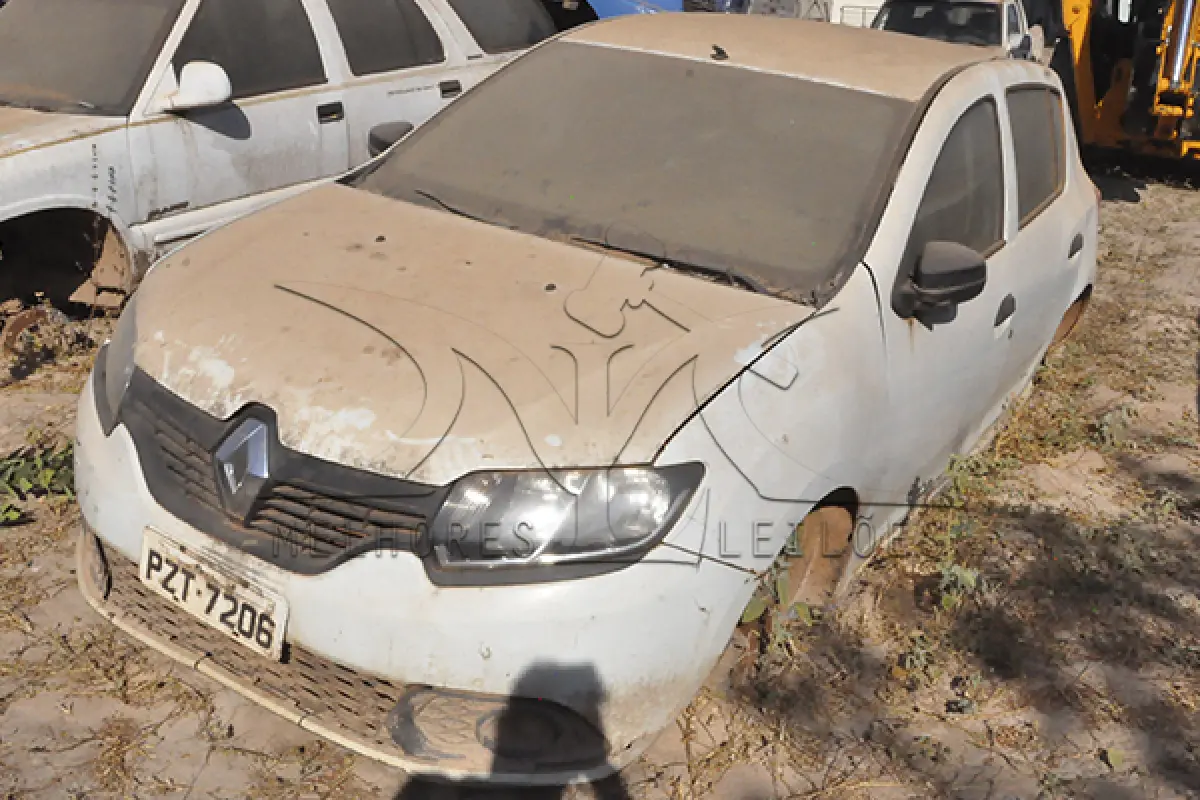 LOTE 011 - RENAULT SANDERO AUTH 10 - ANO 2017 2018 - PLACA PZT-7206