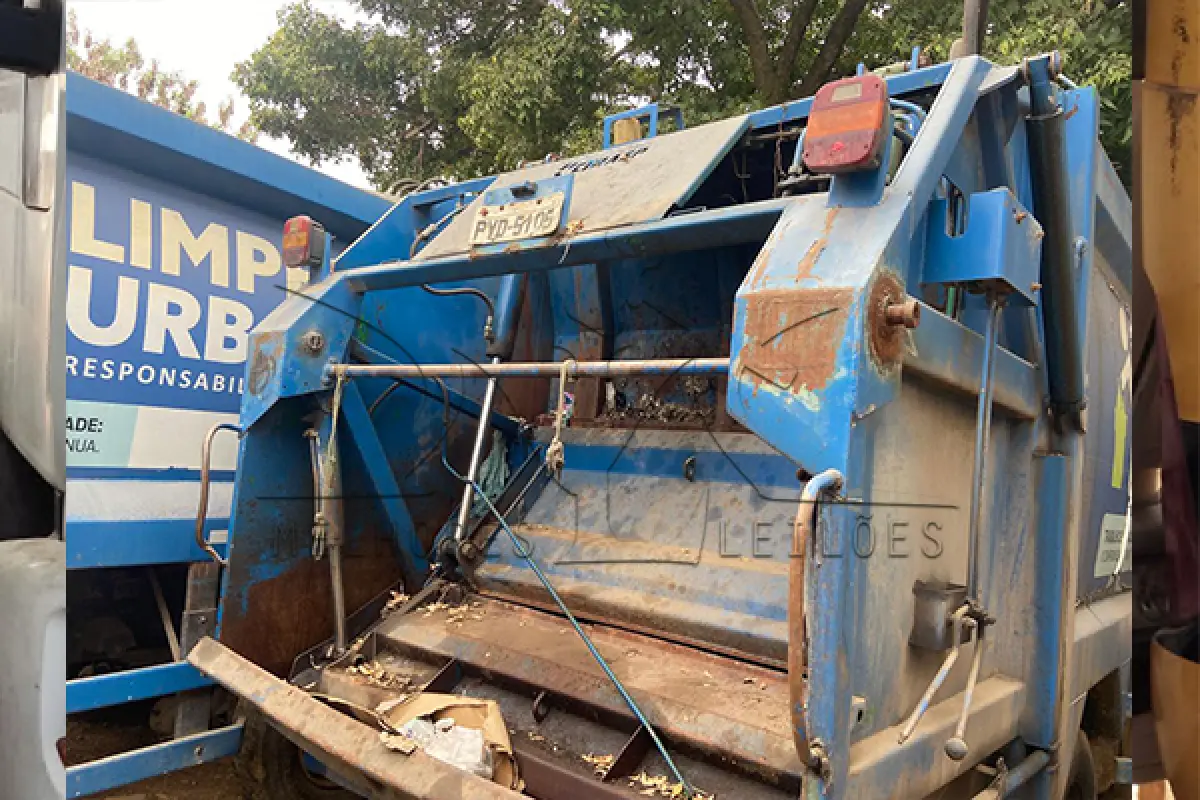 LOTE 016 - IVECO TECTOR 170E21 - ANO 2016 2017 - PLACA PYD-5105