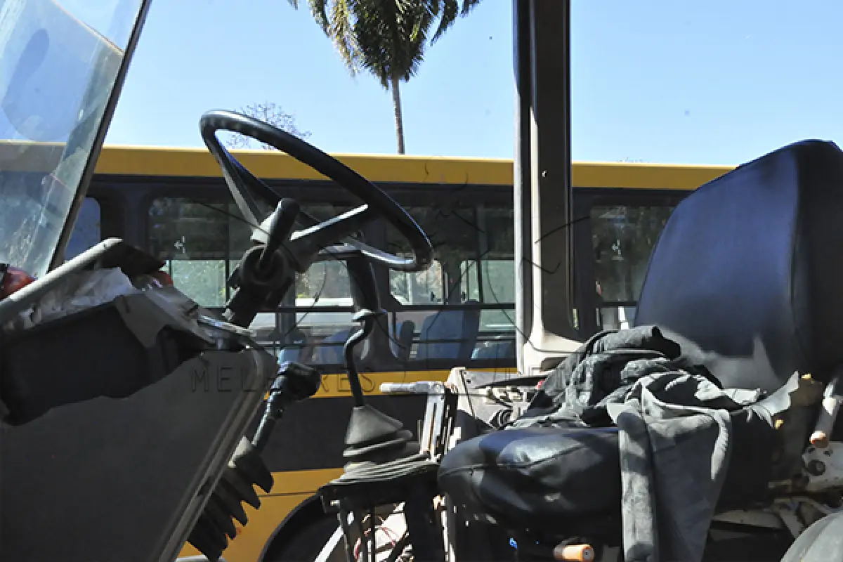 LOTE 010 - RETRO CASE 580 L - ANO 1997