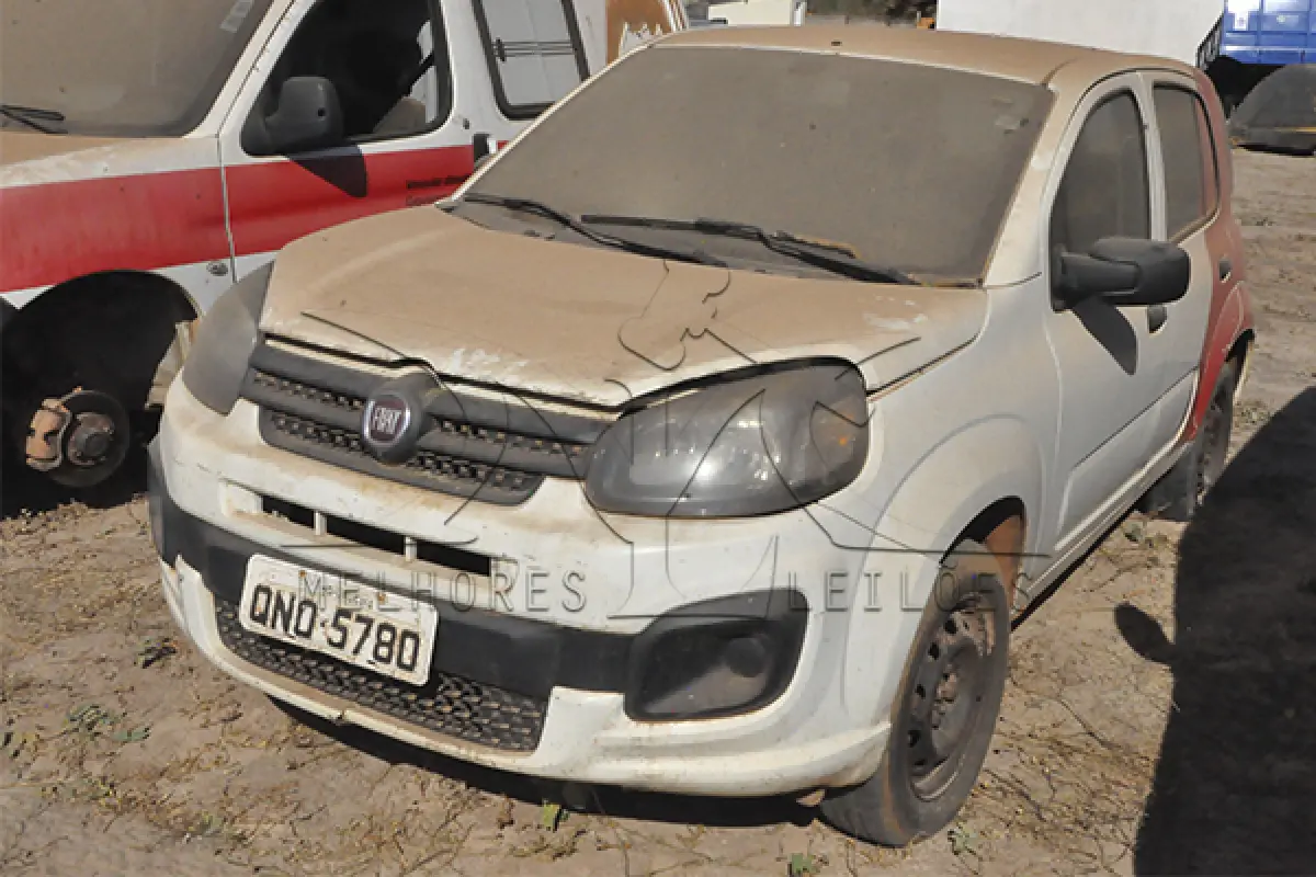 LOTE 003 - FIAT UNO DRIVE 1.0 - ANO 20172018 - PLACA QNO-5780
