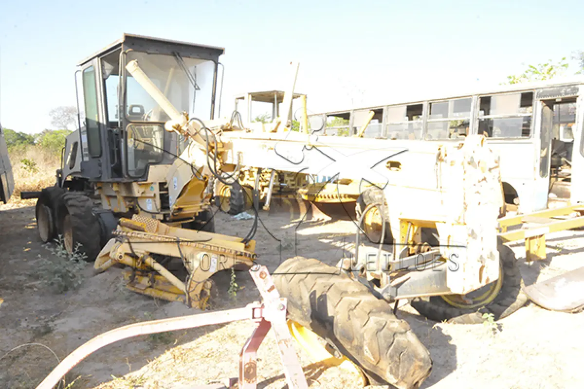 LOTE 043 - SUCATA - PATROL NEW HOLLAND RG1408