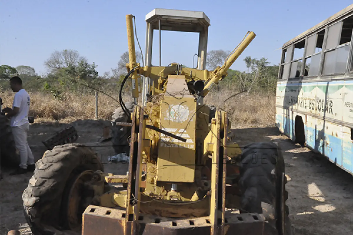 LOTE 044 - SUCATA - PATROL FIATLLIS FG70A SERIE B