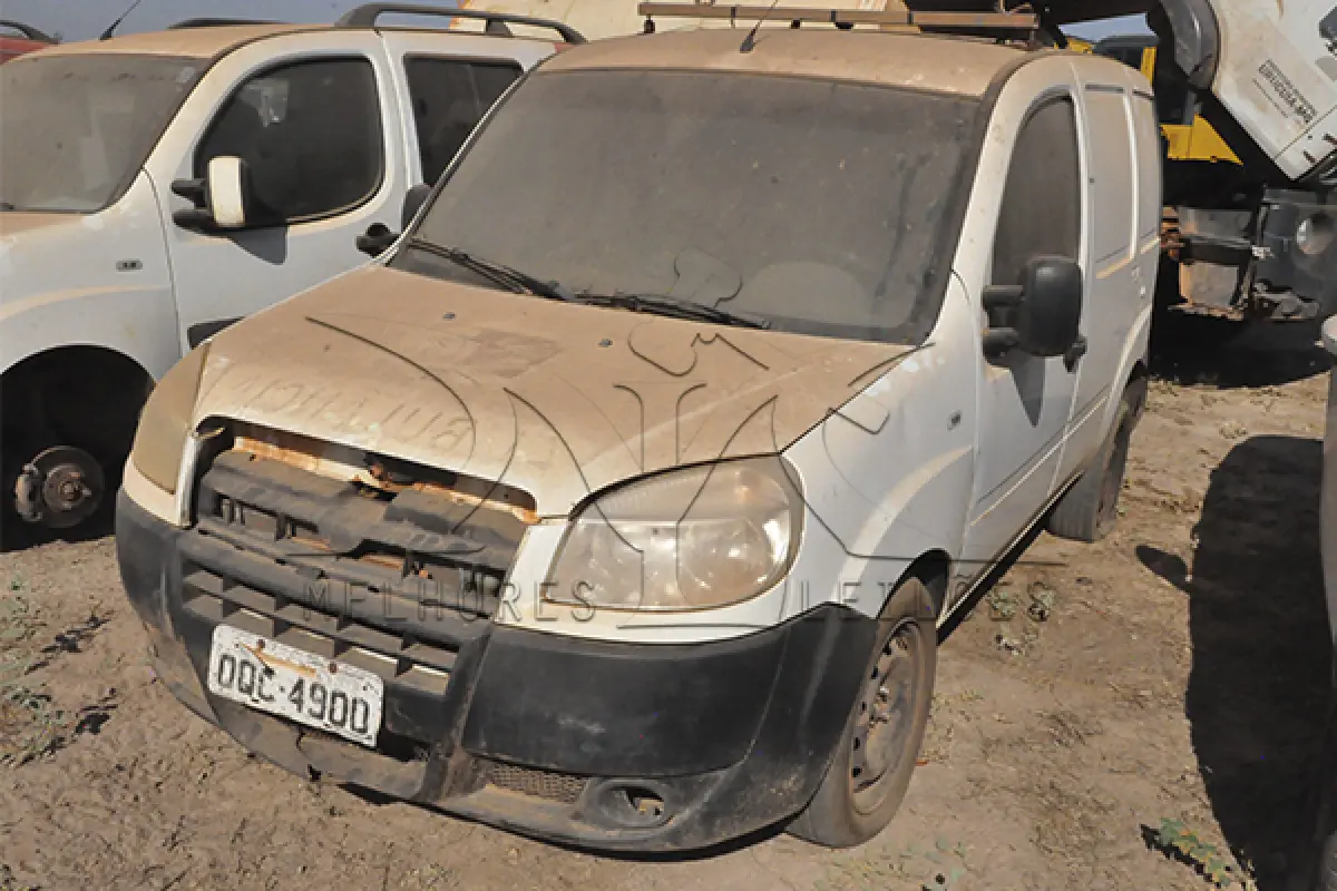 LOTE 022 - FIAT DOBLO 1.8 ATENA AMB - ANO 2013 2013 - PLACA OQC-4900