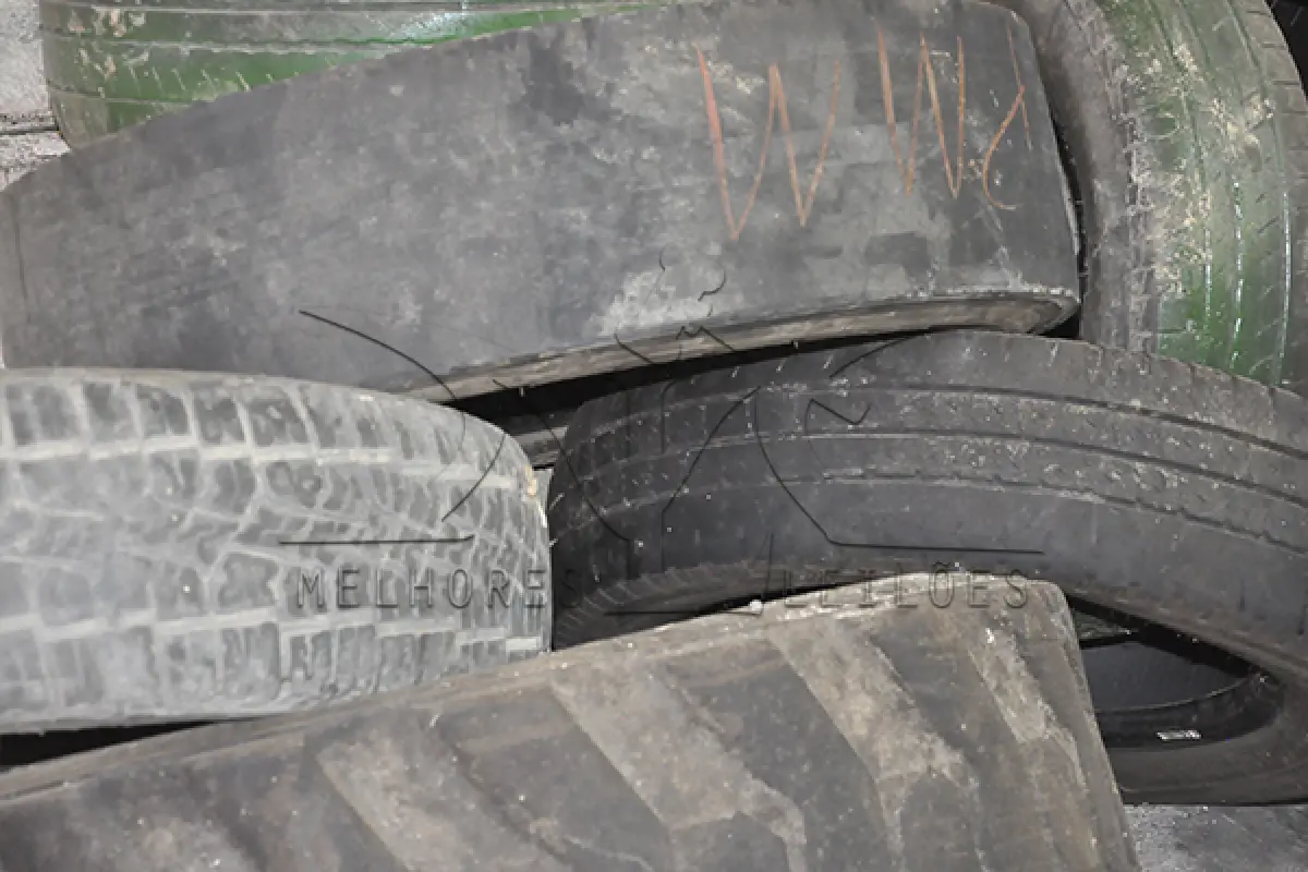 LOTE 012 - SUCATAS PNEUS - DIVERSOS MODELOS DE PNEUS