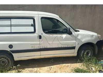 LOTE 011 - I PEUGEOT PARTNER FURG - PLACA OQE7159 - ANO 2012 2013