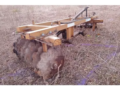 LOTE 048 - AQUIPAMENTO AGRICOLO ARADO