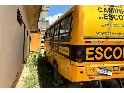 LOTE 009 - MPOLO VOLARE V8L 4X4 EO - PLACA QXR9D50 - ANO 2014 2015