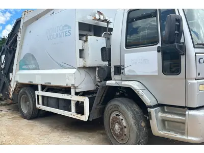 LOTE 014 - FORD 1317 E - PLACA HBZ0289 - ANO 2009 2009