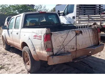 LOTE 002 - NISSAN FRONTIER 4X4 SE - ANO 2004 2004 - PLACA JFQ5C75