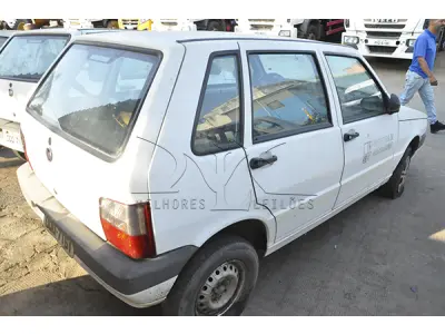 LOTE 001 - FIAT UNO MILLE ECONOMY - ANO 2013 2013 - PLACA OQQ-7161