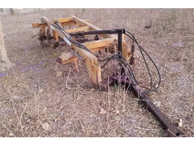 LOTE 048 - AQUIPAMENTO AGRICOLO ARADO