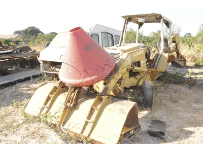 LOTE 040 - SUCATA RETRO ESCAVADEIRA FIATALLIS FB80