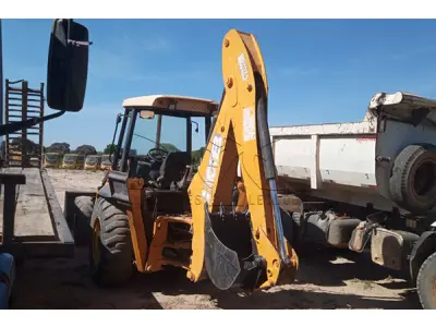 LOTE 051 - RETRO ESCAVADEIRA JCB 4X4 - ANO 2015