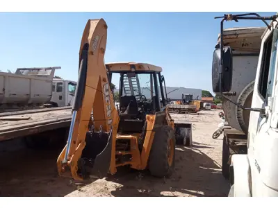 LOTE 051 - RETRO ESCAVADEIRA JCB 4X4 - ANO 2015